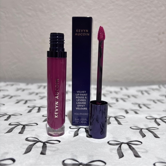 💄 KEVYN AUCOIN — Velvet Lip Paint in YOU-PHORIC (5 mL / 0.1 fl oz) - Picture 1 of 5